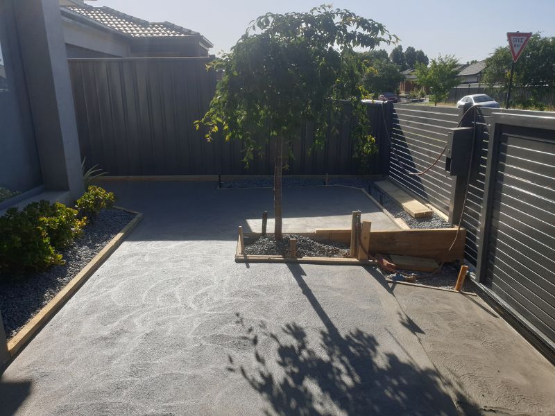 backyard patio concreter